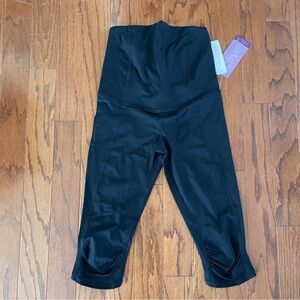 Ingrid & Isabel Maternity Knee Length Active Pant Leggings Crossover Panel Small